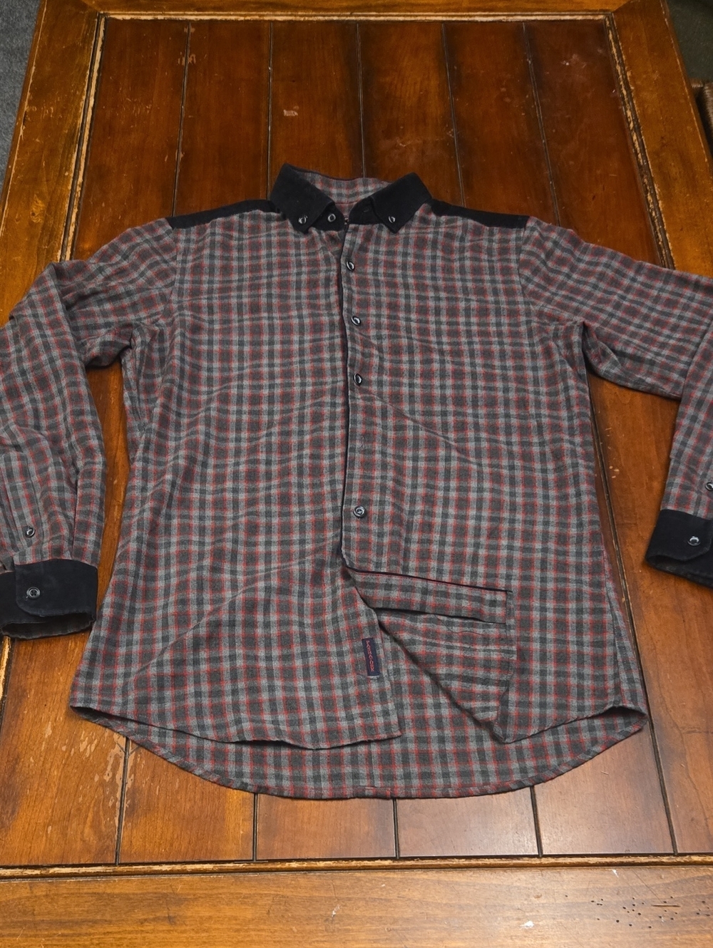 Men's Plaid Button-Down Shirt with Contrast Collar - Black and Red